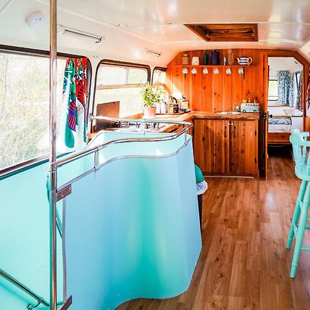 Hotel Double Decker Bus At Valentia Island Escape à Chapeltown Extérieur photo