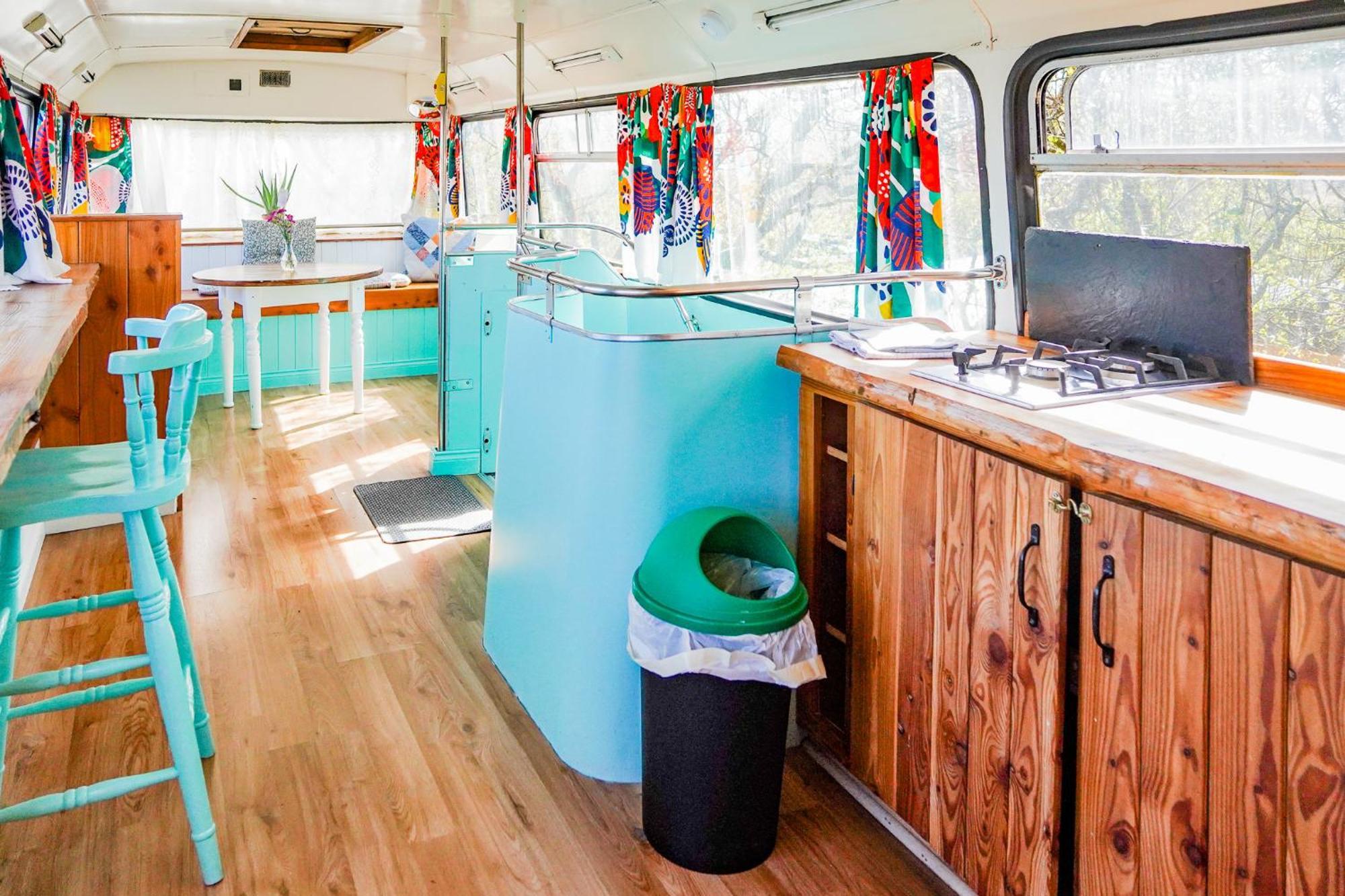 Hotel Double Decker Bus At Valentia Island Escape à Chapeltown Extérieur photo