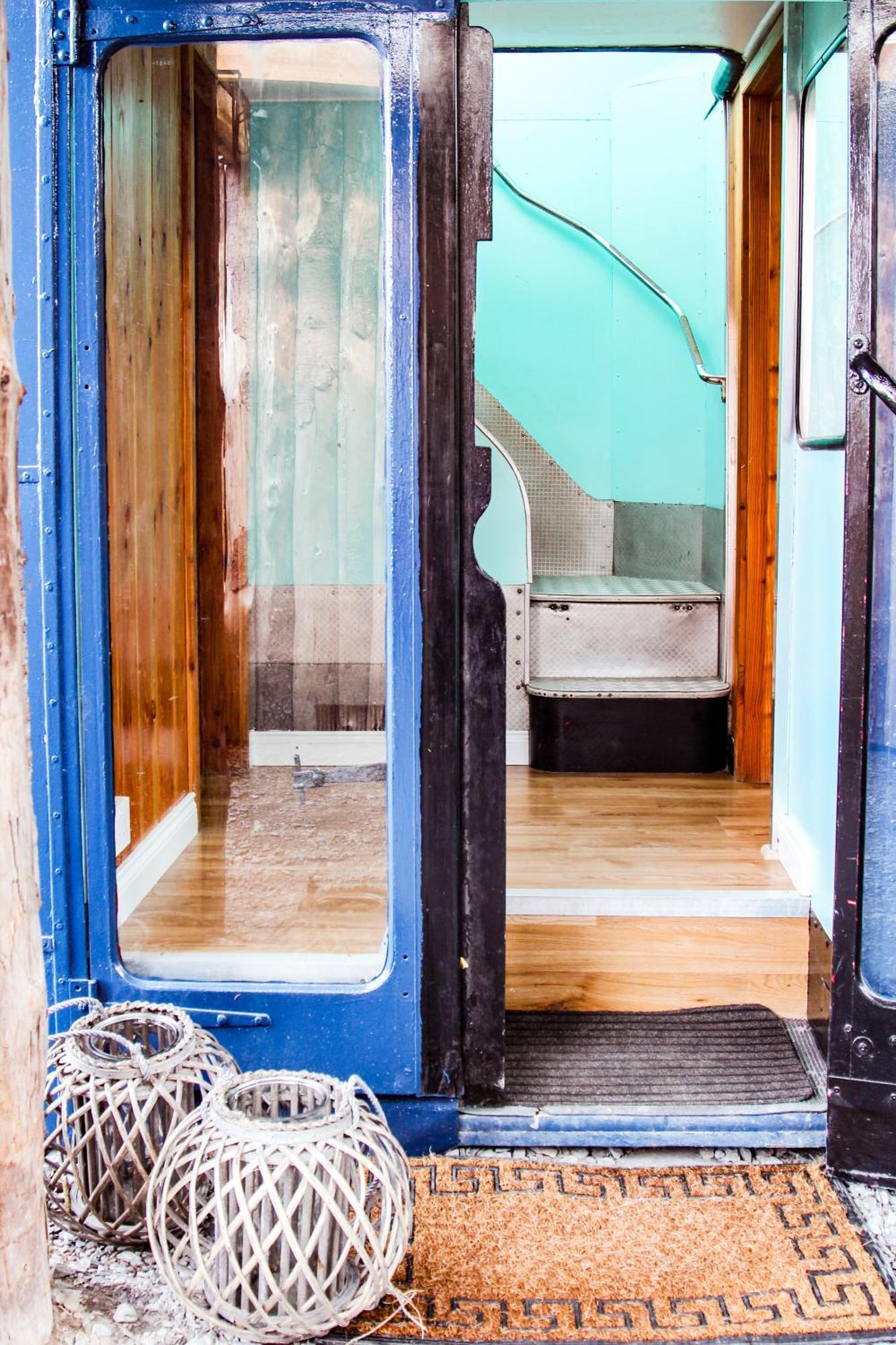 Hotel Double Decker Bus At Valentia Island Escape à Chapeltown Extérieur photo