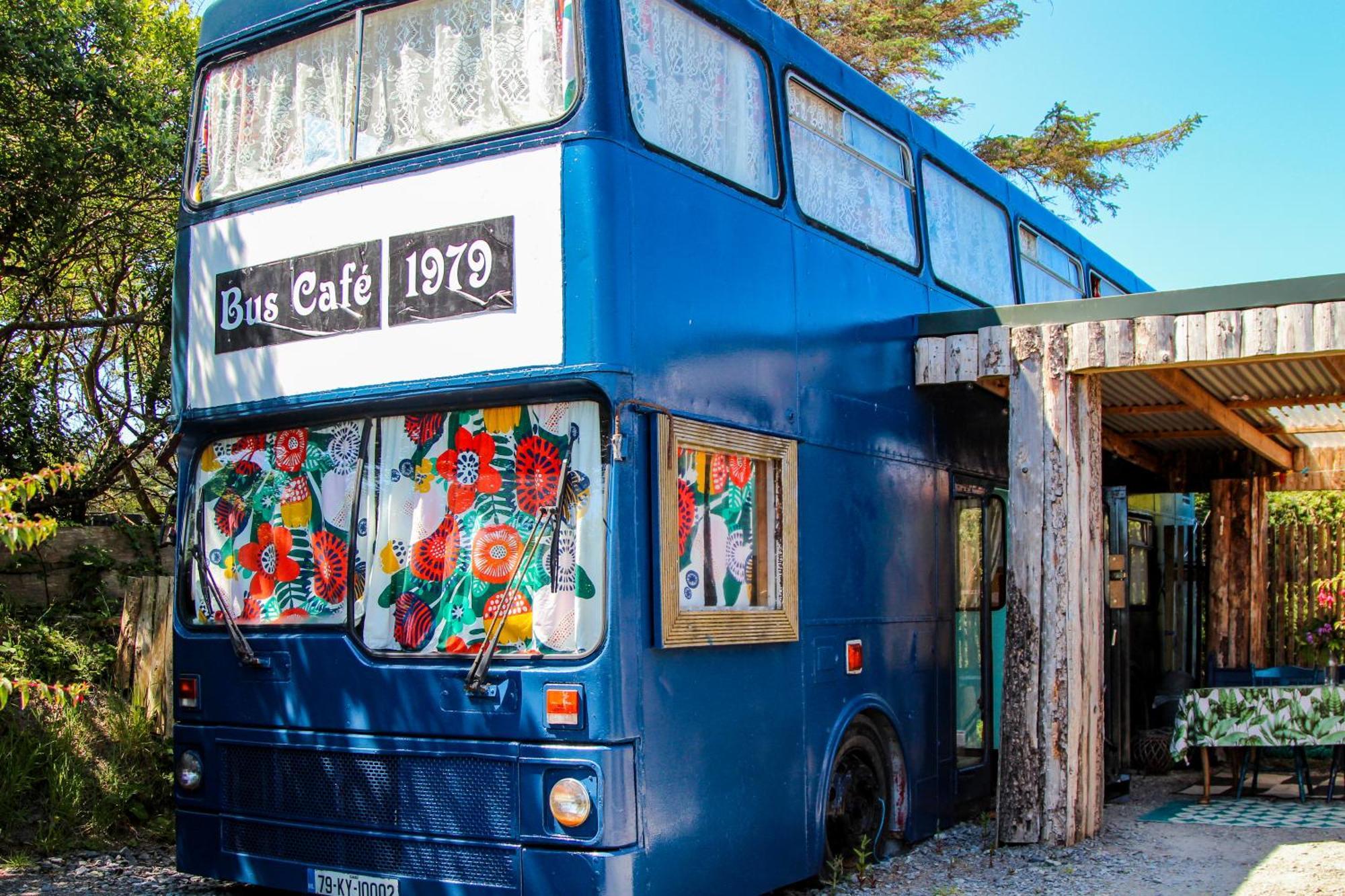 Hotel Double Decker Bus At Valentia Island Escape à Chapeltown Extérieur photo